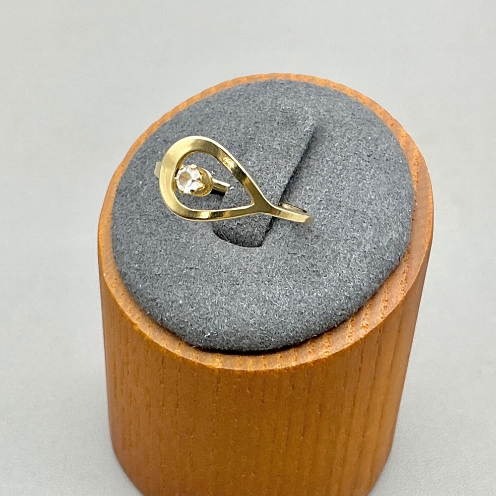 Avon Ring Vintage 1970s Gold Tone Open Teardrop Clear Rhinestone Minimalist Sz 8